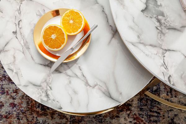 Kadima Design Couchtisch-Set mit Marmor-Optik: Eichenholz, Metallgestell, 80 x 80 x 36 cm & 60 x 60 x 26 cm, ineinanderschiebbar. Gold Bild 5