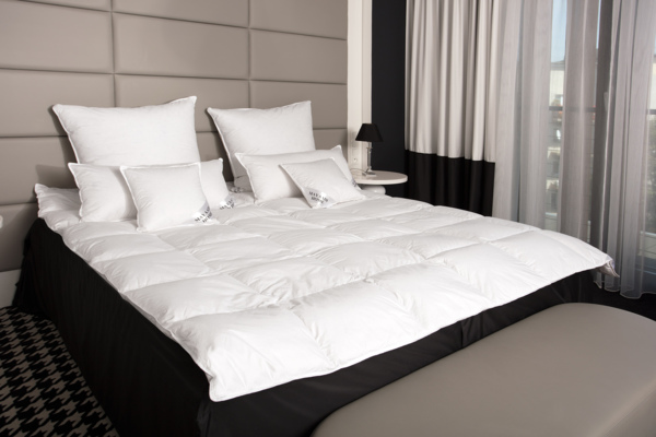 Mayaadi-Home HS46 Bettdecke Baumwolle 70% Daunen 30% Federn Weiß 200x220 cm 1400 Gramm Bild 5