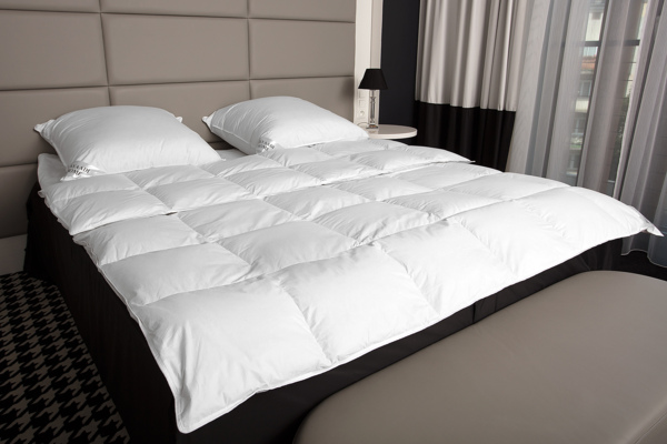 Mayaadi-Home HS46 Bettdecke Baumwolle 70% Daunen 30% Federn Weiß 200x220 cm 1400 Gramm Bild 6