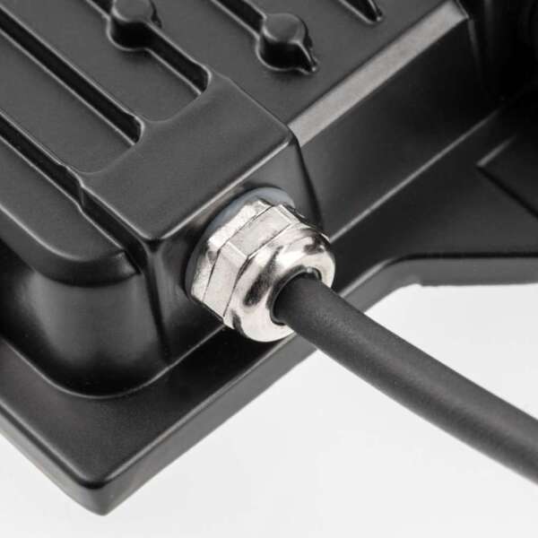 150w Hochwertiger LED Fluter Strahler Flutlicht für den Außenbereich und Feuchtraum IP65 IK08 in schwarz Eckig|Kaltweiß Bild 3