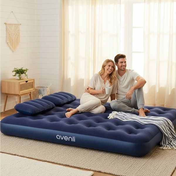 Avenli Luftbett Luftmatratze Camping 203x152x22cm mit Pumpe, (Gästebett Matratze aufblasbar für 2 Personen Ideal als Reisebett oder Isomatte, Campingmatratze inklusive 2 Kissen und Pumpe), Aufblasbares Bett für Indoor und Outdoor mit Luftpumpe