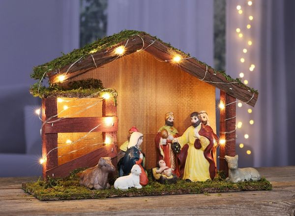 GartenHero Krippe LED Weihnachtskrippe Holz Krippenstall Licht Figuren Krippenfiguren, Holz und Porzellan