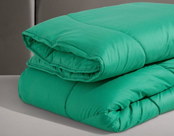 OTTO home Microfaserbettdecke Microlux, Bettdecke 135x200 cm und Übergrößen bis 240x220cm, Füllung: Feuchtigkeitsregulierende 3D Klimafaser (Polyester), Bezug: Microfaser-Feinbatist, fest versteppter Bezug - keine Bettwäsche nötig, Sommer, Winter