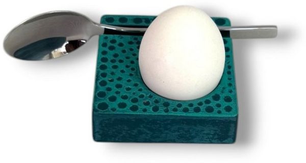 JA-UNENDLICH Eierbecher Tamago Eierbecher 2er Set mit Löffel, (Packung, 2 Eierbecher mit 2 Löffel), Eierbecher aus Gusseisen, Handgefertigt, stapelbar, stabil, farbenfroh