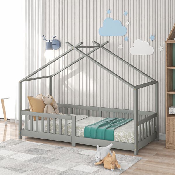 Kinderbett Hausbett aus Massivholz mit Rausfallschutz & Lattenrost, 90x200 cm, Hellgrau, ohne Matratze