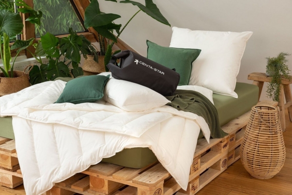 Centa-Star Naturfaserbettdecke Veggie, Füllung: High-Tech-Faser, Bezug: 100% Baumwolle, Bettdecke in 135x200 cm und weiteren Größen, für Sommer oder Winter