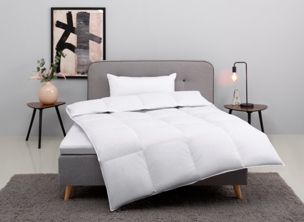 my home Daunenbettdecke + Kopfkissen Cavanelle Bettdecke 135x200 cm, 155x220 cm, Füllung: Daunen und Federn, Bezug: 100% Baumwolle, Set mit Kissen 80x80 cm, Sommer, Winter, Made in Germany Bild 5