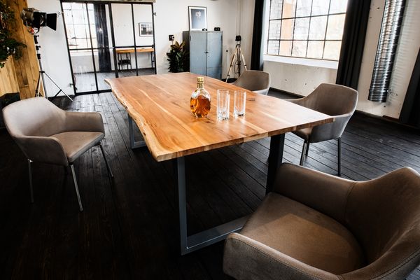 KAWOLA Esstisch LORE 180x90cm massiv mit Baumkante Fuß silber