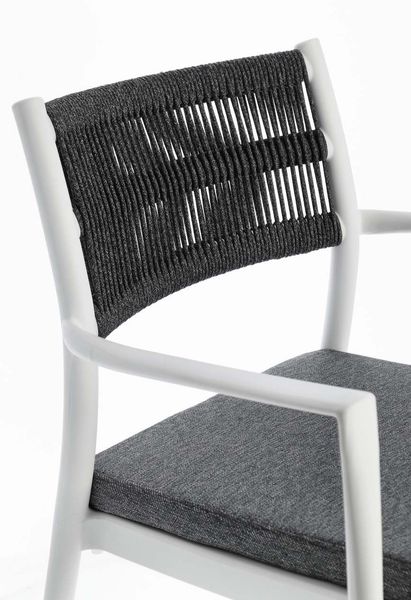 Gartenstuhl Alvin mit Armlehne, Metall und Polyester, modern, weiß dunkelgrau, stapelbar, inkl. Kissen Bild 6