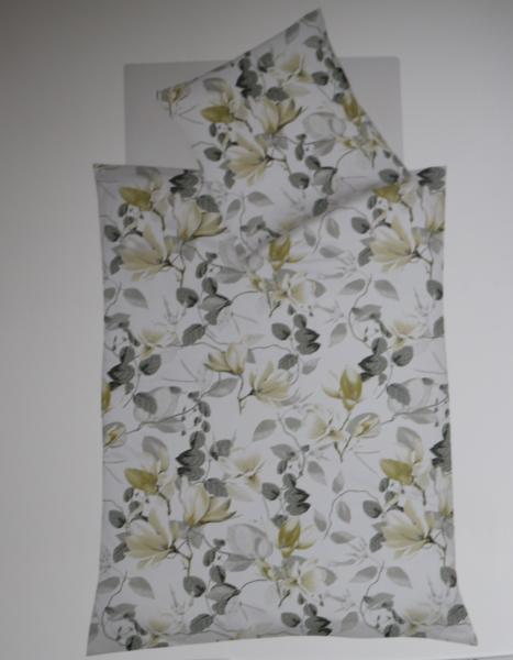 Fleuresse Mako-Satin Bettwäsche 135x200 Magnolie Blumen gelb grau 114155-13