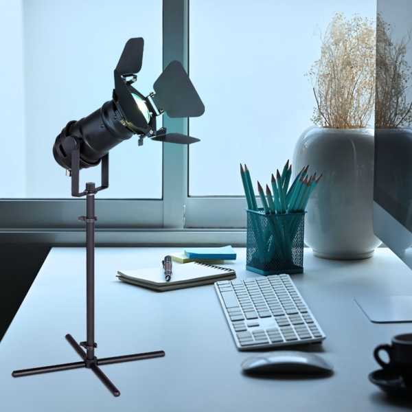 RGB LED Scheinwerfer Tischleuchte, schwarz, App-Steuerung, H 48,5 cm