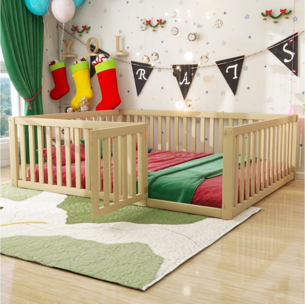HAUSS SPOLE Kinderbett 140x200 cm Holzboden Bettrahmen mit Zaun und Tür, Holzfarbe (aus Kiefernholz mit Zaun und Tür – vielseitiges Design für Spielräume, sichere Schlafumgebung und kreatives Wohnen, ideal für Kinderzimmer und abenteuerliche Spielbereic... Bild 2