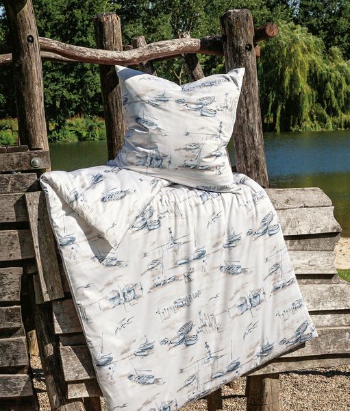 Janine Moments Mako-Satin Bettwäsche 135x200 Boote Leuchtturm weiß blau sand 98101-02