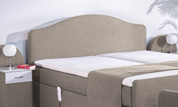 Meisterbetten Boxspringbett Epos 200x200 in W-Sahara, Matratzenbezug Nano, Ergoflex-Topper Bild 4