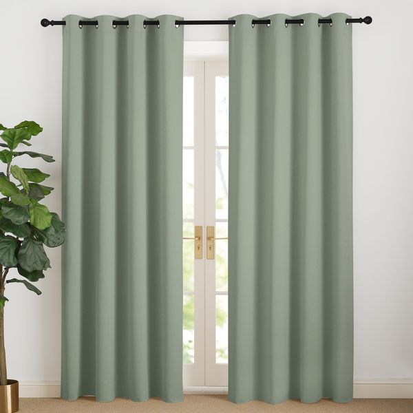 NICETOWN Türvorhang Kälteschutz Verdunkelungsvorhang Kinderzimmer 2er Set Salbeigrün H200 x B140 cm, Vorhänge Lichtundurchlässig Gardinen 200 cm Lang Übergardinen Wohnzimmer Modern Ösenschal