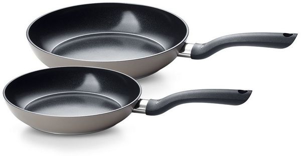 Fissler Essential/Keramik-Pfannen Set 24 cm & 28 cm – hergestellt ohne PFAS/PTFE – nachhaltige beschichtete-Bratpfanne aus recyceltem Aluminium – induktionsgeeignet, Made in Germany