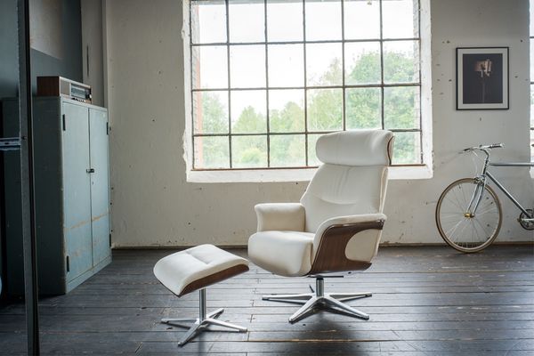 KAWOLA Sessel TOSAR Relaxsessel drehbar Velvet cremeweiß mit Hocker 110 x 89 x 83 cm