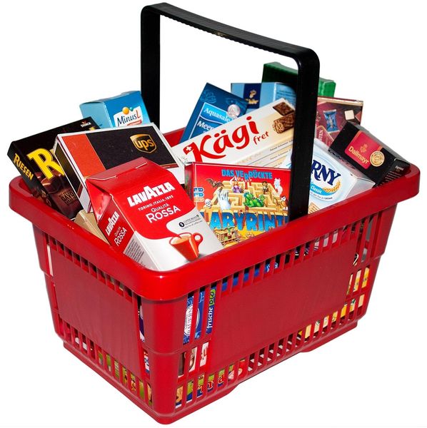 Supermarkt Korb gefüllt