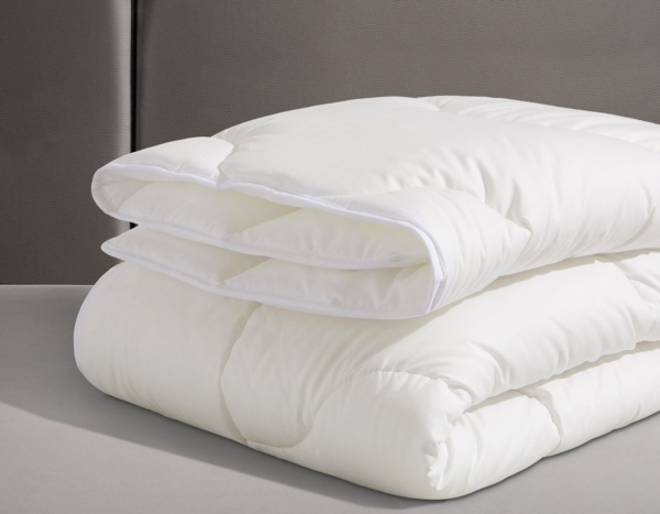 Beco Microfaserbettdecke BeCo Greenfirst, Bettdecke 135x200 und weitere Größen!, Füllung: Klimafaser, Bezug: Microfaser-Feinbatist, Bettdecke "normal" getestet von Trusted Heroes mit einer Note von 1,0! Bild 2