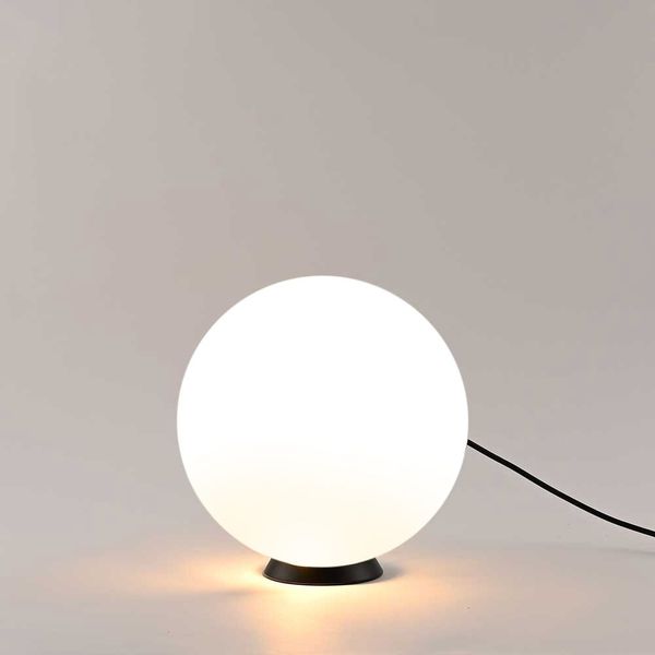 s.luce Orb Glaskugel Tischlampe Weiß Ø 30cm