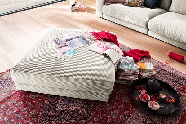 KAWOLA Big Hocker MADELINE Polsterhocker Cord cremeweiß 43 x 120 x 120 cm