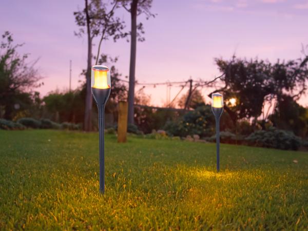 2er Set LED Solarfackeln mit Flammeneffekt, Höhe verlängerbar bis 64,5cm