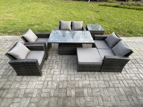 Fimous Rattan Gartenmöbel Set im Balkon 7-Sitzer Einstellbare Höhe Esstisch Sofa Set mit Doppelsitz-Sofa Beistelltische Großer Fußhocker Dunkelgrau Gemischt