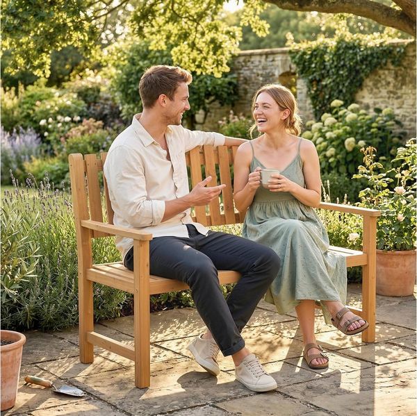 Outsunny Gartenbank mit Lamelldesign, Armlehnen (Balkonbank, 1-St, Holzbank), für Garten Balkon Terrasse 112 x 64 x 92 cm Naturholz