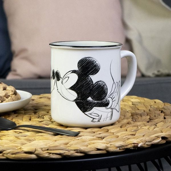 Geda Labels GmbH Tasse Mickey Kiss Sketch Emaille-Optik, 1-tlg, Keramik, Grau, 400ml, spülmaschinengeeignet
