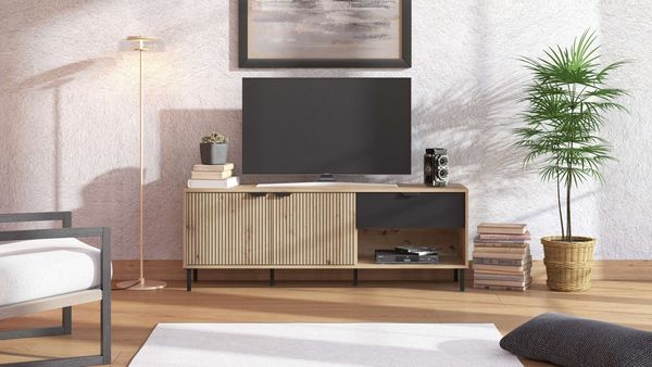 Home affaire Lowboard Mayenne TV-Lowboard, Breite 150 cm, TV-Schrank, TV-Ständer, TV-Kommode mit dekorativen schwarzen Streifen, in Artisan Eiche