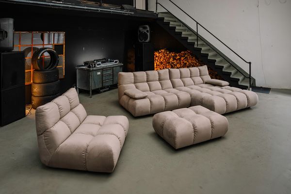 KAWOLA Sitzgruppe VIVIEN Ecksofa rechts Drehsessel Hockerbank Velvet sand 85 x 359 x 510 cm