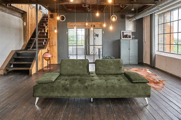 KAWOLA Sofa WIOLO Schlafsofa Daybed velvet moosgrün 80 x 110 x 240 cm