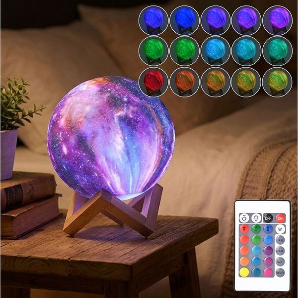 Casativo Nachtlicht 3D Galaxy Mond Lampe 15cm: 16 Farben, dimmbar, Fernbedienung & Holzfuß, Akku Nachtlicht & Deko