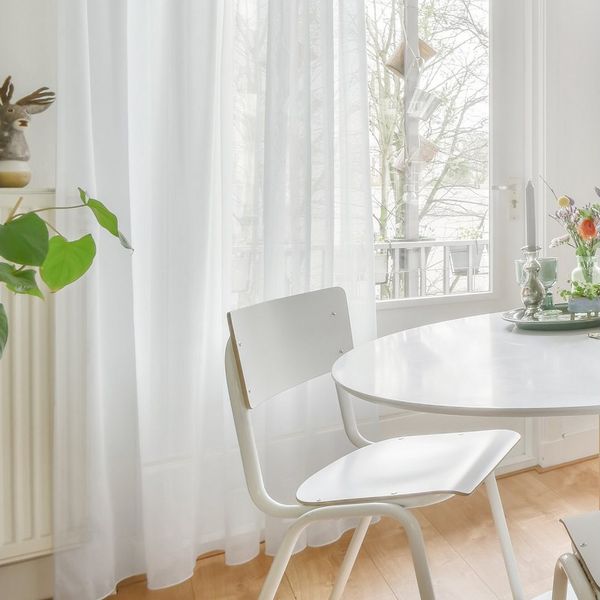 Deconovo Vorhang Transparent Voile Gardinen mit Ösen Wohnzimer Ösenvorhang 2er Set, Luftig Modern Store Dekoschals Schlafzimmer einfarbig pflegeleicht