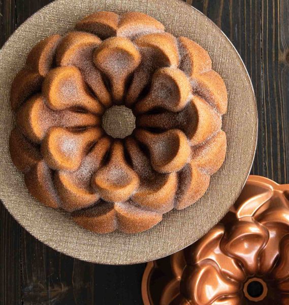 Nordic Ware -Backform Magnolia Bundt