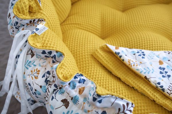 Loolay Bettnestchen Zweiseitig ENGELSNEST XXL Premium WAFFELPIQUE + Decke + Kissen, (XXL Babykokon als Nestchen Ø90cm und als Krabbeldecke Ø155cm + KISSEN + DECKE, 3-tlg, Babynest GELB Waffel/ BLUMEN GELB Krabbeldecke Waffel Baumwolle Kinder), PREMIUM ...