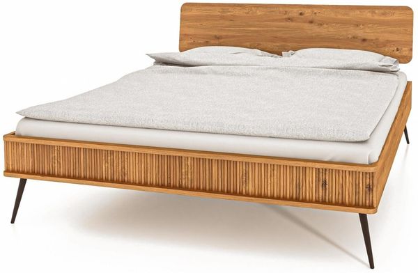 Bett Tula 1 Sonderlänge 100x210 Wildeiche massiv Holzkopfteil und Metallbeine