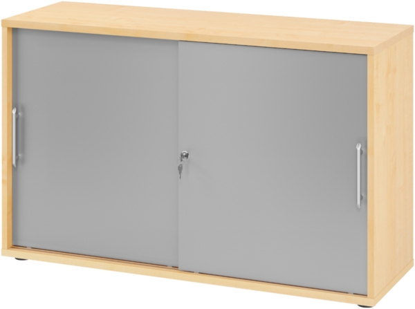 bümö Schiebetürenschrank 2OH - Aktenschrank abschließbar, Sideboard Schrank mit Schiebetüren in Ahorn/Silber, Relinggriff - Büroschrank aus Holz mit Schiebetür, Büro Kommode für Ordner & Co, 1752S-3-S-RE