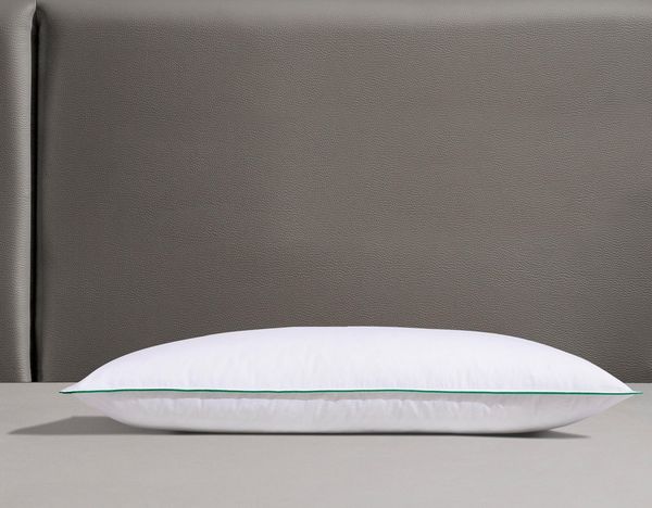 fjödur Federkissen Fee, in 40x80 & 80x 80 cm erhältlich, Füllung: 85% Federn, 15% Daunen, Bezug: Baumwolle, Kissen stützend und kuschelig