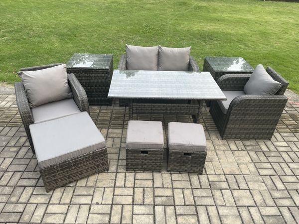 Fimous Rattan Gartenmöbel Set Rechteckiger Esstisch und Sessel Sofa Set mit 2 Beistelltischen 3 Fußhockern Dunkelgrau gemischt