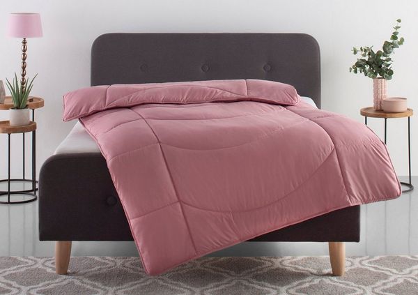 OTTO home Microfaserbettdecke Microlux, Bettdecke 135x200 cm und Übergrößen bis 240x220cm, Füllung: Feuchtigkeitsregulierende 3D Klimafaser (Polyester), Bezug: Microfaser-Feinbatist, fest versteppter Bezug - keine Bettwäsche nötig, Sommer, Winter