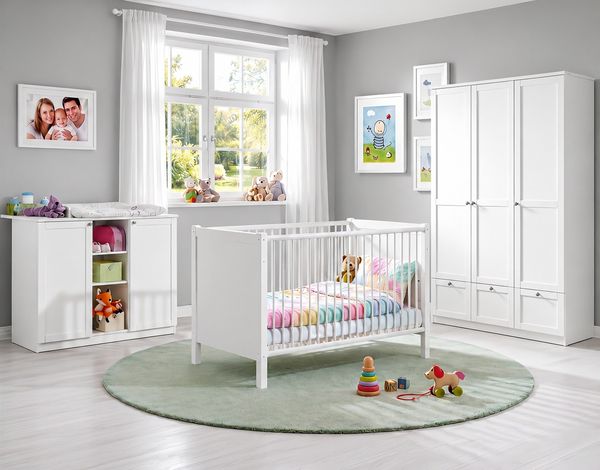 Babyzimmer-Set Kinderzimmer Babybett Wickelkommode Kleiderschrank+Schub. 135 cm Weiß