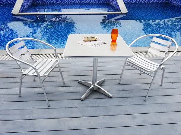 Vente-unique - MONTMARTRE Garden dining set Metall Silberfarben - B 51 cm x H 72 cm x L 54 cm