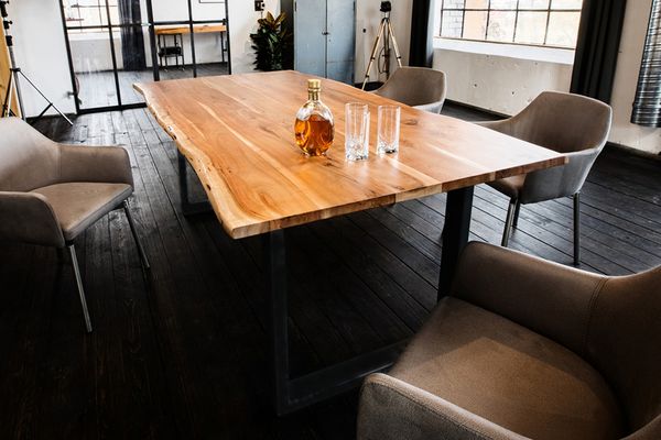 KAWOLA Esstisch LORE Tisch 240x100cm massiv mit Baumkante Fuß schwarz