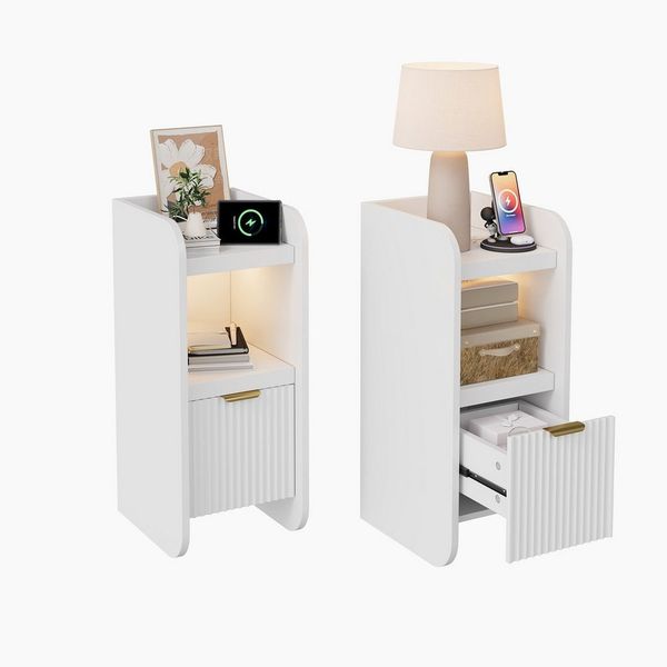 ADWOLT Nachttisch aus Holz Nachtschrank LED-Licht (2er Set, mit 2 Steckdosen sowie USB- und USB-C-Anschlüsse), Beistelltisch mit Schubladen,Metallgriff,Wellenmuster,Weiß