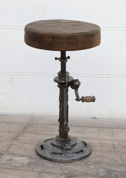 More2Home Sitzhocker CLINT, vintage-industrial, Eisen mit Wild-Ledersitz