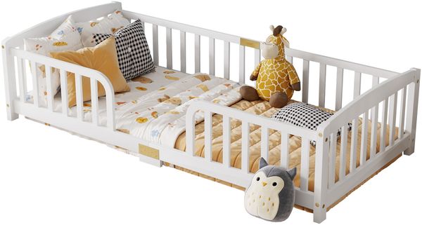Flieks Kinder Bodenbett 90x200 cm aus Kiefernholz, Montessori Bett mit Schutzgitter, zentralem Einstieg & abgerundeten Kanten, Weiß
