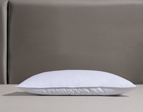 RIBECO Federkissen Kopfkissen Laram, allergikergeeignetes Kissen, in 40x80 oder 80x80 cm, Füllung: 90% Federn, 10% Daunen, Bezug: Baumwollgewebe, bietet optimale Stützkraft!