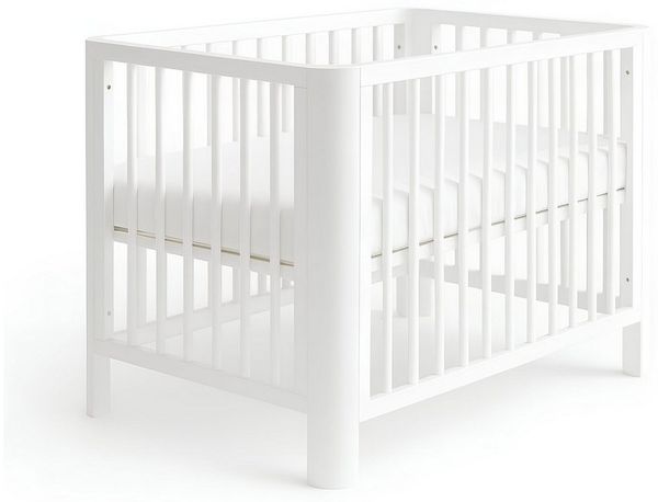 Baby-Delux Babybett Lio Schutzgitter umbaubar, Kinderbett 60x120 weiß Barriere Kiefer Matratze