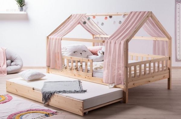 Ticaa Hausbett Kim mit Rausfallschutz und Zusatzbett aus Kiefer, Kinderbett 90x200, inkl. Tüll-Set, mit Rollrost